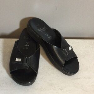 9.5 Italian Shoemakers Black Peep-Toe Slide Sandals with Crystal Accent